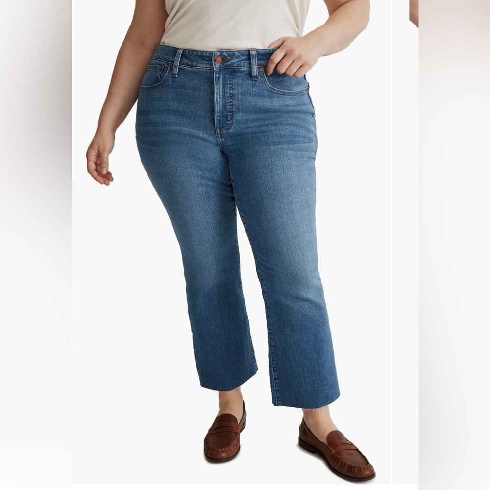 NEW…Madewell Raw Hem Kick Out Crop Jeans